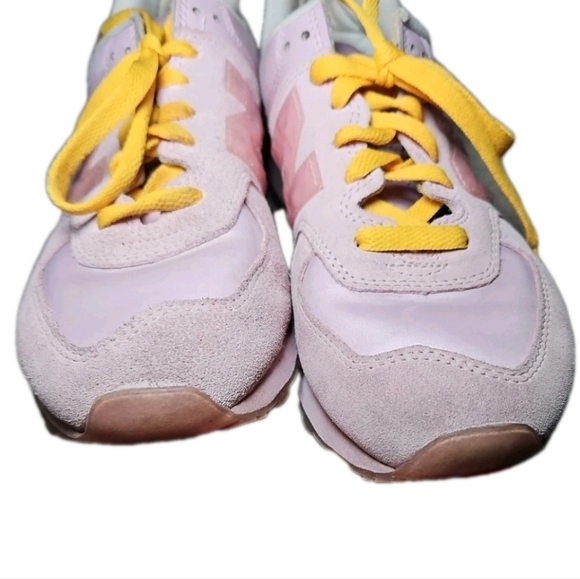 New Balance Womens 574 Rose Quartz Love Casual Fashion Running Walking Sneaker 8 - Picture 4 of 14